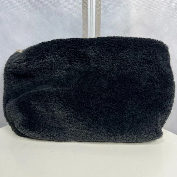 NWT Anthropologie The Love Knot Slouchy Bag: Sherpa Fleece Edition - Picture 4 of 5